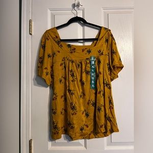 Floral lucky brand t-shirt